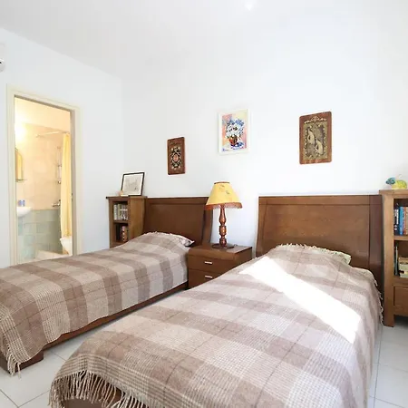 Victor Apartment *